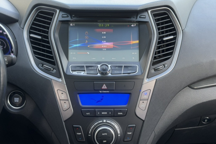 现代 胜达 2013款 2.4L 自动两驱智能型中控内饰7002