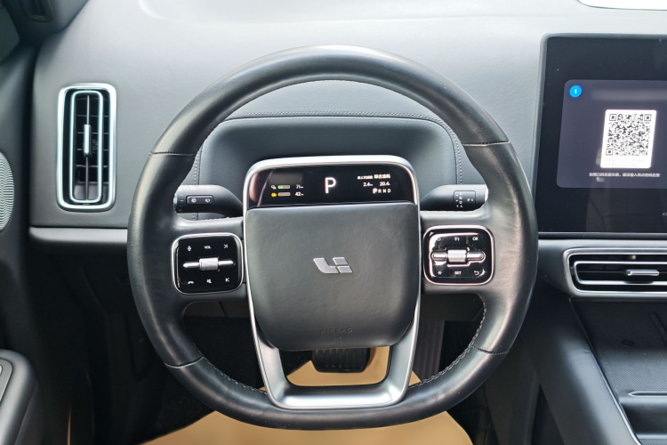 理想汽车 理想L9 2022款 Max中控内饰7015