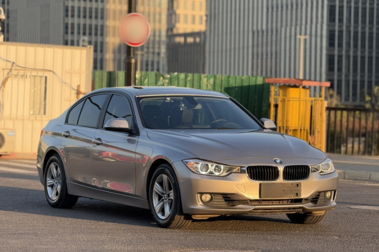 宝马3系 2014款 320i 时尚型车身外观6007