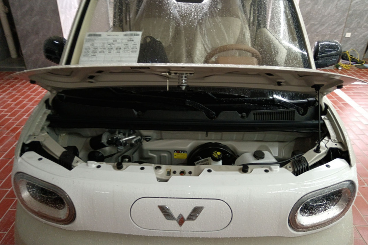 五菱汽车 宏光MINIEV 2024款 第三代 215km 青春版机舱底盘24