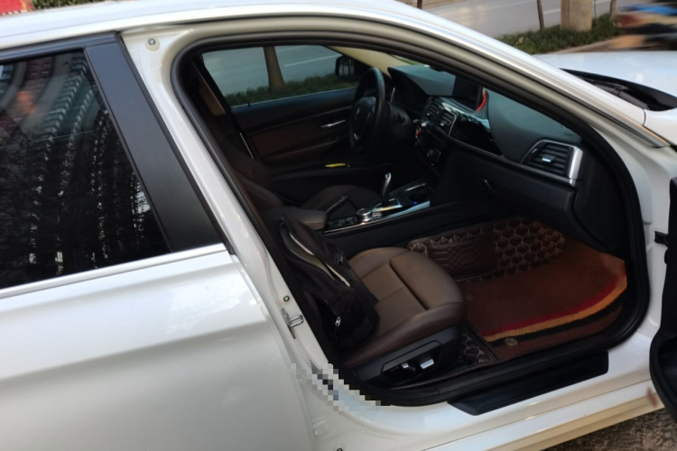 宝马3系 2019款 320Li 时尚型局部细节9005