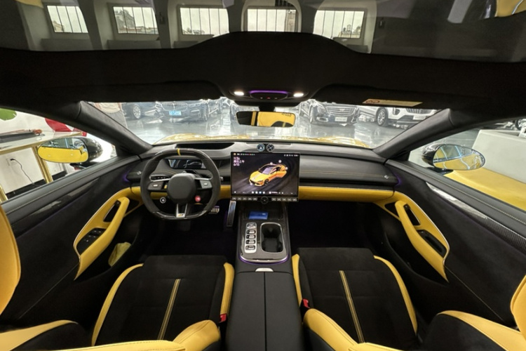 小米汽车 小米SU7 Ultra 2025款 Ultra中控内饰7001