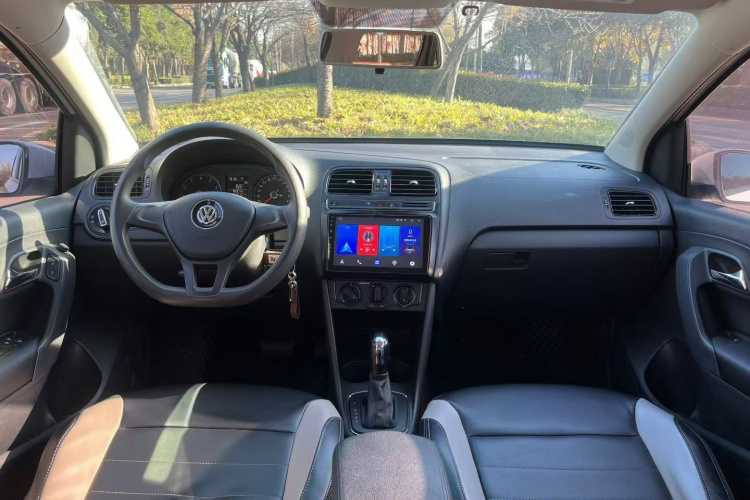 大众 Polo 2018款 1.5L 自动安驾型中控内饰7003