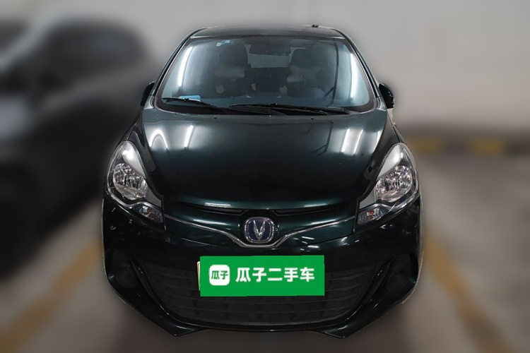 长安欧尚 奔奔E-Star 2021款 国民版 心悦版（快充版）磷酸铁锂（31.18kWh）车身外观2