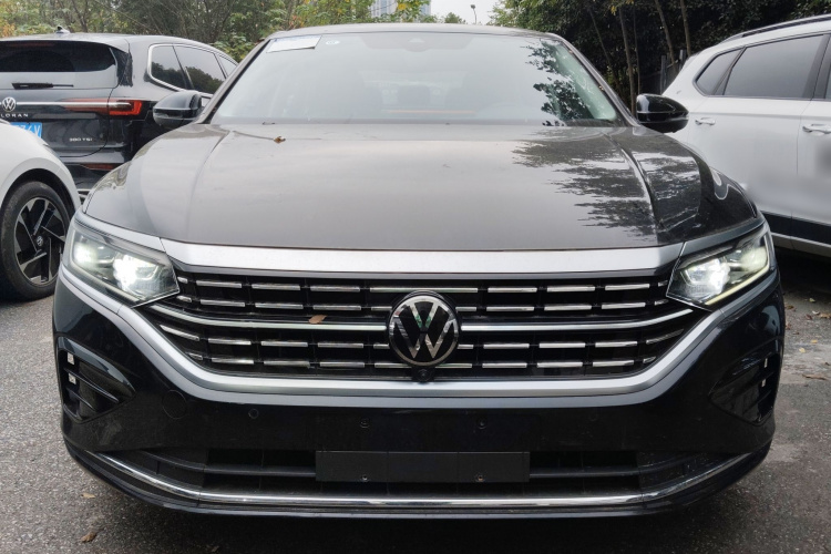 大众 帕萨特 2024款 380TSI 龙耀版车身外观2