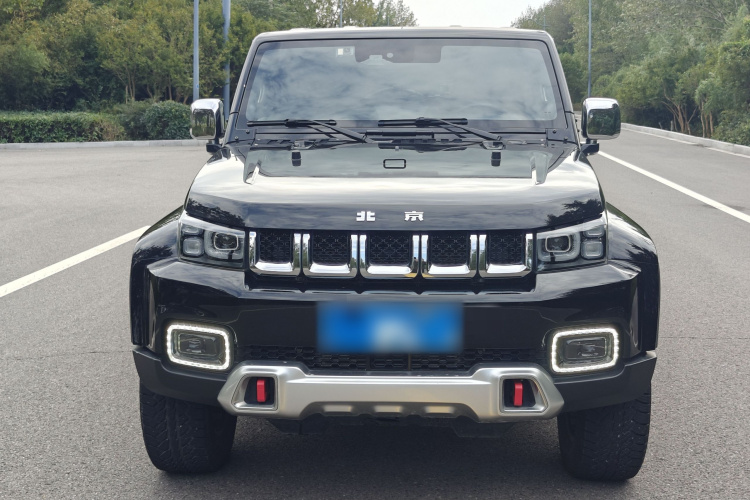 北京BJ40 2023款 2.0T 自动四驱城市猎人版侠客型车身外观6005