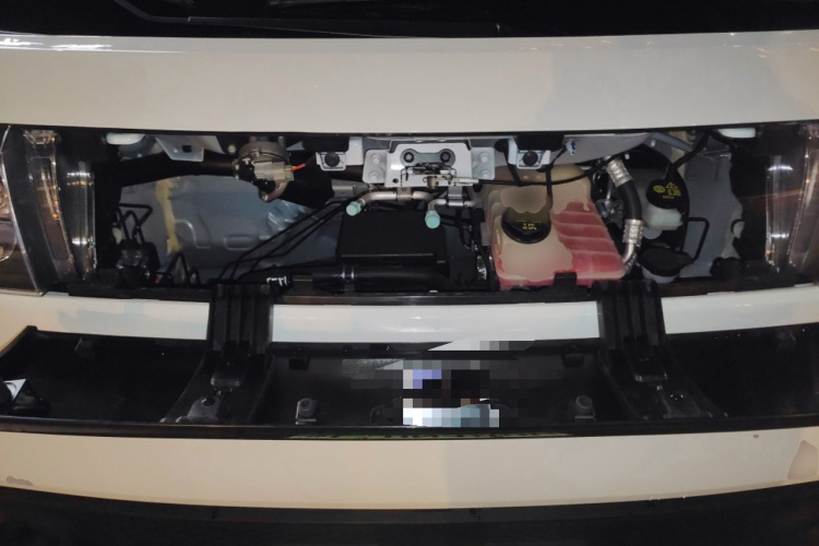 上汽大通MAXUS 大拿V1 2025款 低顶 多功能版 42kWh局部细节24