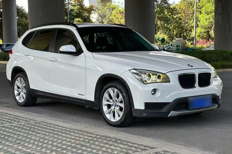 宝马X1(进口) 2012款 sDrive18i豪华型车身外观3