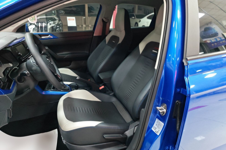 大众 Polo 2019款 Plus 1.5L 自动炫彩科技版中控内饰19