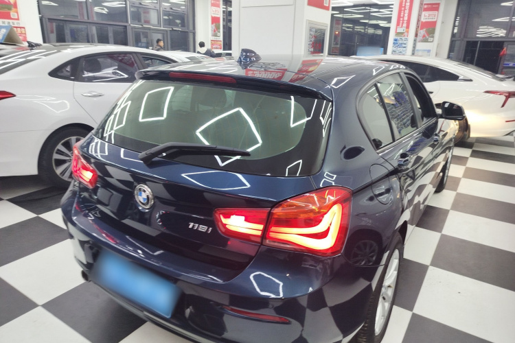 宝马1系(进口) 2016款 118i 领先型车身外观6005