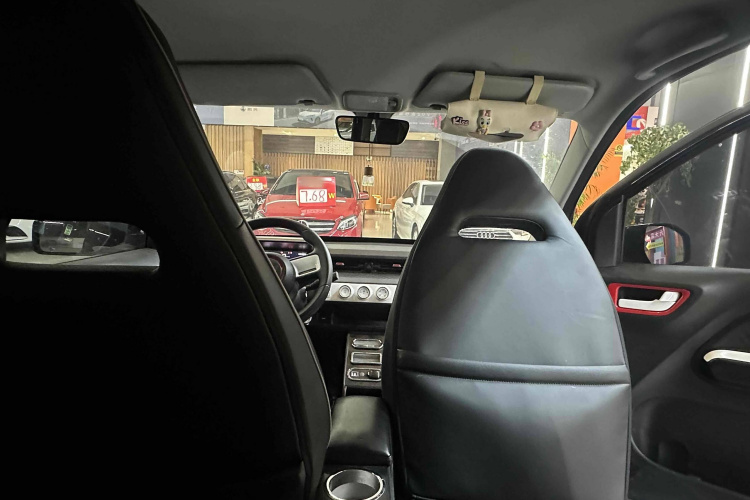 五菱汽车 宏光MINIEV 2022款 GAMEBOY 200km 玩咖款 磷酸铁锂中控内饰7004