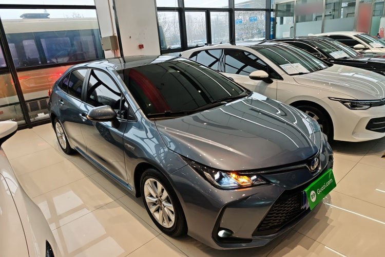 丰田 卡罗拉 2023款 1.8L 智能电混双擎 精英版车身外观3