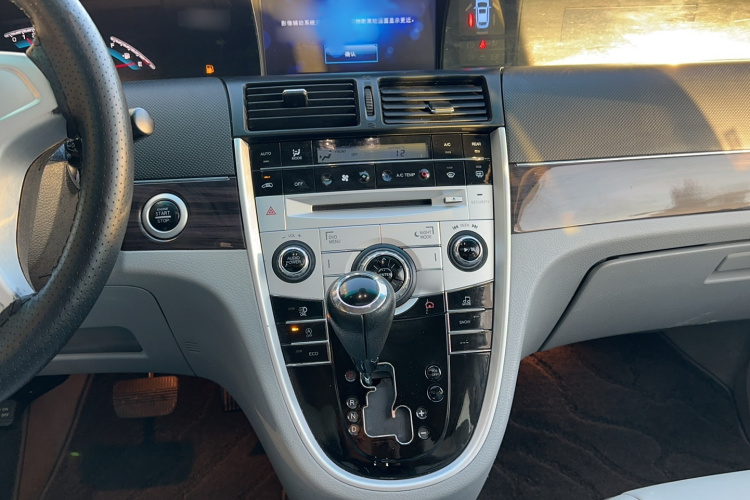 纳智捷 大7 MPV 2016款 2.0T 豪华型局部细节16