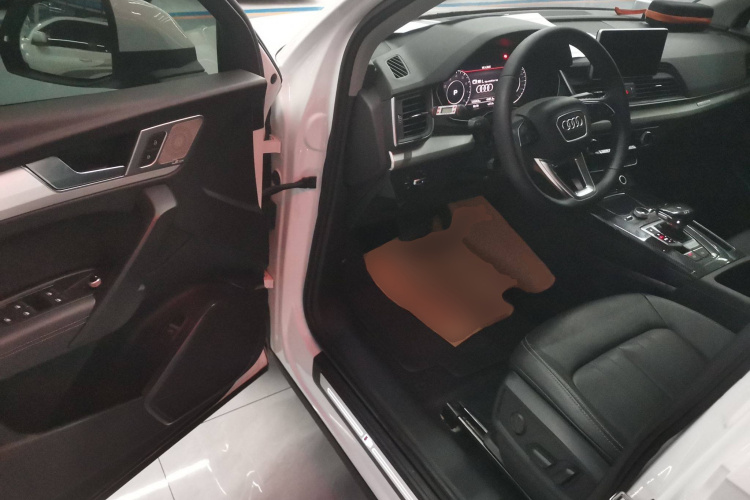 奥迪Q5L 2020款 改款 40 TFSI 荣享时尚型中控内饰20