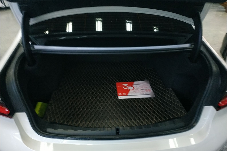 宝马3系 2023款 325Li M运动曜夜套装局部细节23