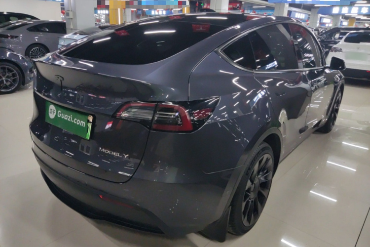 特斯拉 Model Y 2022款 长续航全轮驱动版车身外观7