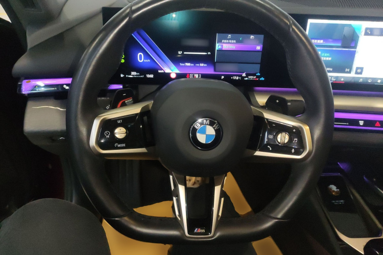 宝马5系 2024款 530Li 尊享型 M运动套装中控内饰13