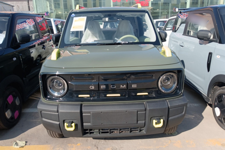 吉利银河 2025款 210km 熊猫骑士车身外观2