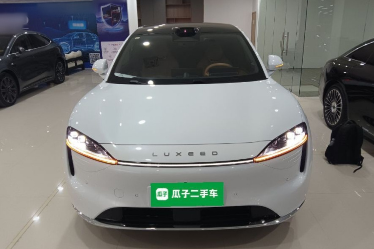 鸿蒙智行 智界R7 2024款 纯电 736km UItra车身外观2