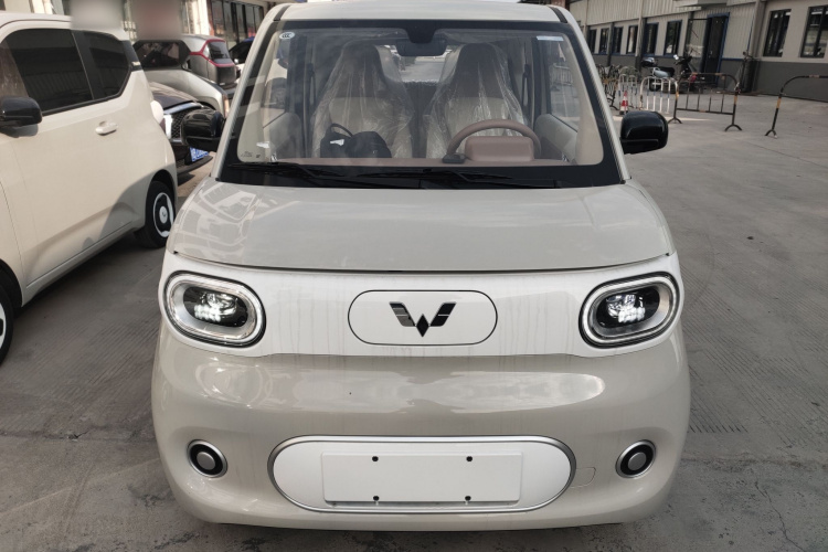 五菱汽车 宏光MINIEV 2024款 第三代 215km 青春版车身外观2