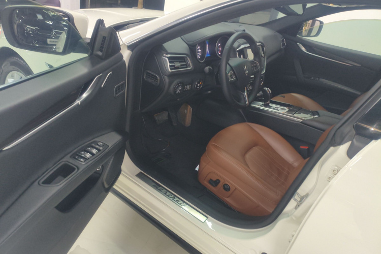 玛莎拉蒂 Ghibli 2014款 3.0T 标准版中控内饰7003