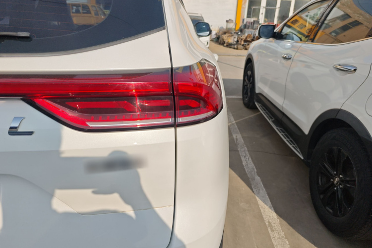 哈弗H6 2021款 国潮版 1.5T 自动都市版车身外观9