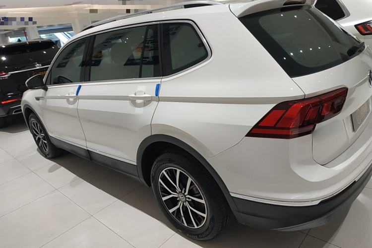 大众 途观L 2018款 330TSI 自动两驱豪华版车身外观4