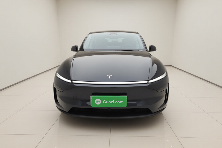 特斯拉 Model Y 2025款 后轮驱动 首发版车身外观2