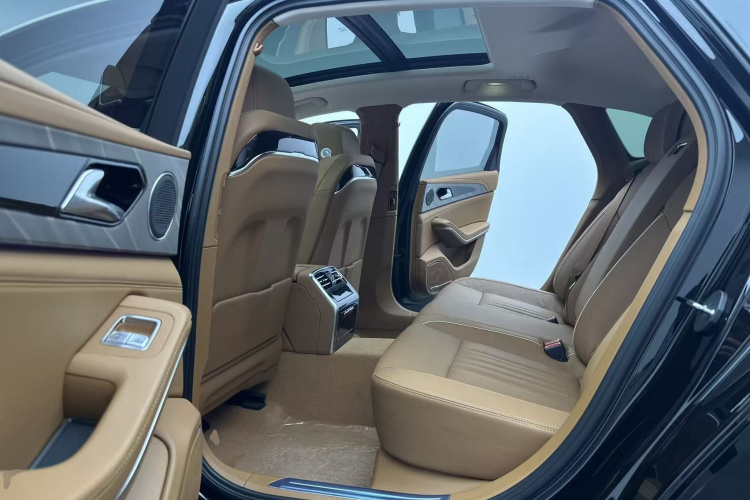 红旗H9 2022款 2.0T 智联旗享版中控内饰21