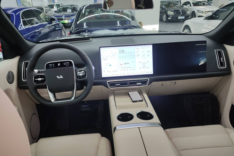 理想汽车 理想L9 2022款 Max中控内饰12