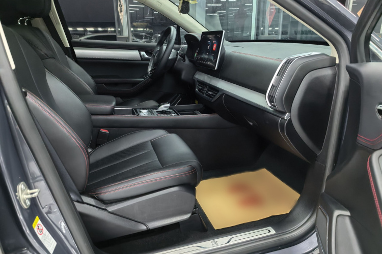 比亚迪 唐新能源 2018款 DM 2.0T 全时四驱智联创睿型 7座 国V局部细节41