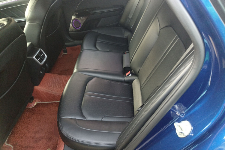 起亚K5 2020款 270T CVVD 豪华科技版中控内饰21