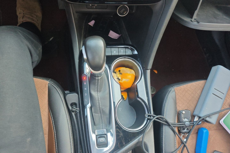 别克 昂科拉GX 2020款 20T CVT两驱豪华型局部细节18