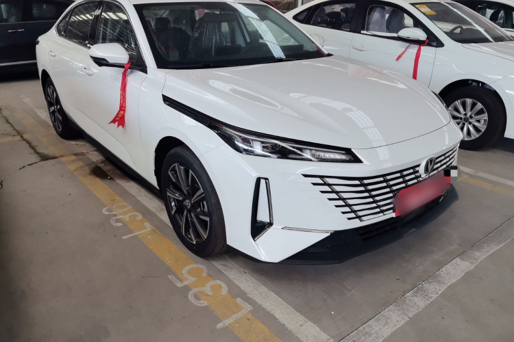 长安 逸动 2025款 蓝鲸 1.5T 500Bar尊贵型车身外观6002