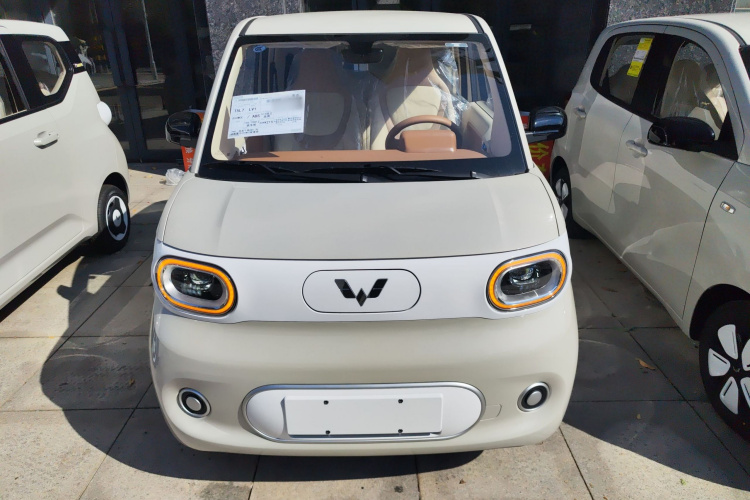 五菱汽车 宏光MINIEV 2024款 第三代 215km 青春版车身外观2