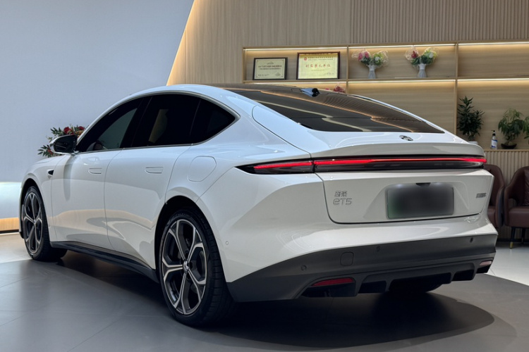 蔚来ET5 2022款 75kWh车身外观6009