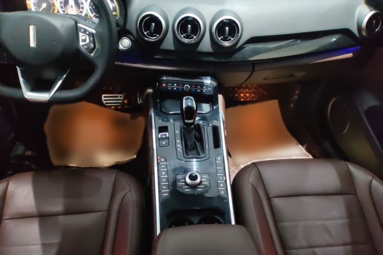 魏牌 VV7 2017款 2.0T 旗舰型局部细节16