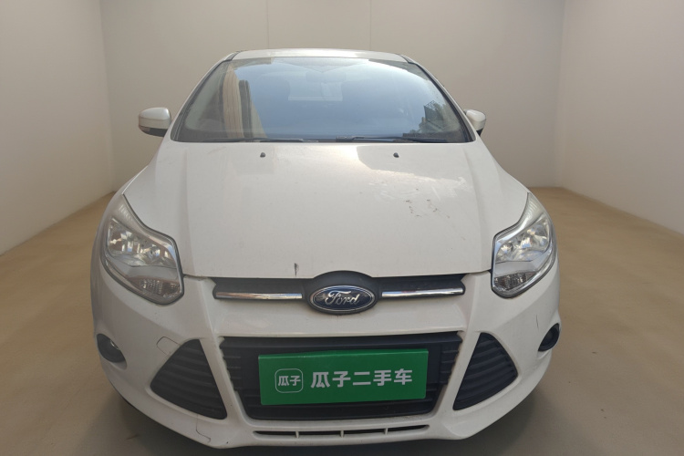 福特 福克斯 2012款 三厢 1.6L 手动舒适型车身外观2