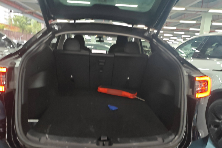 特斯拉 Model Y 2021款 长续航全轮驱动版局部细节23