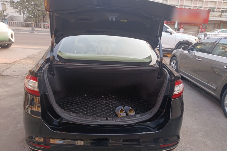 福特 蒙迪欧 2013款 2.0L GTDi200豪华型机舱底盘23