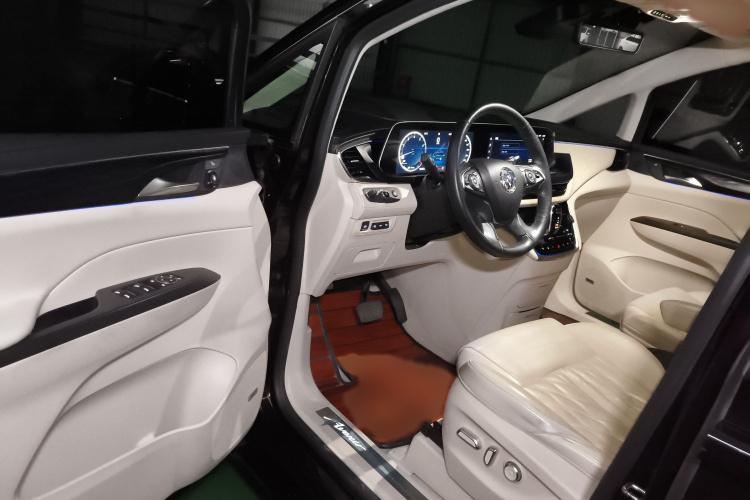 别克GL8 2020款 Avenir艾维亚 六座贤礼版中控内饰7003