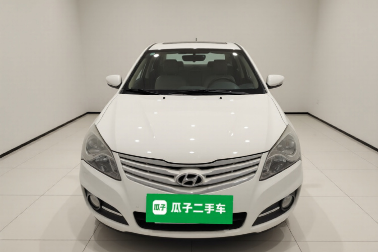 现代 悦动 2011款 1.6L 自动豪华型车身外观2