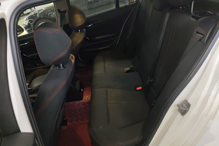 宝马1系(进口) 2018款 118i 运动设计套装中控内饰21