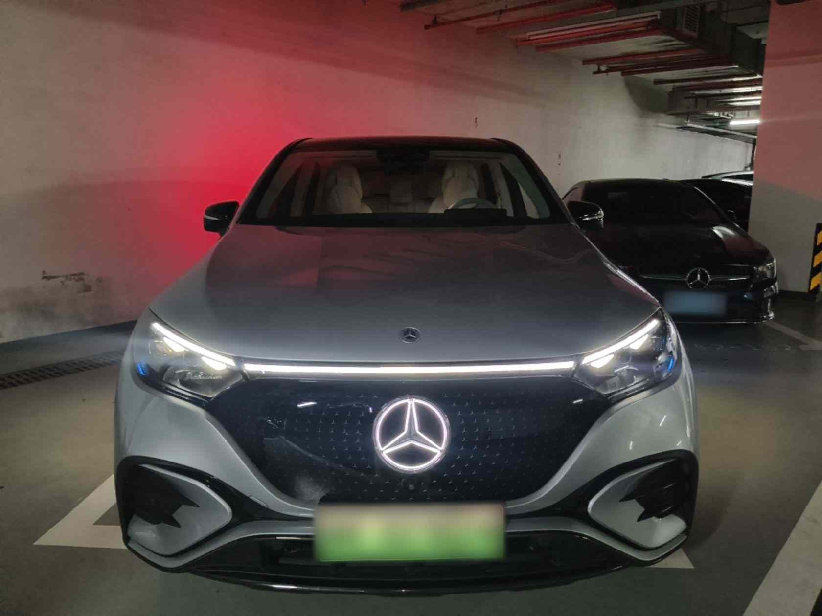 奔驰EQE SUV 2023款 500 4MATIC 特别版(1)