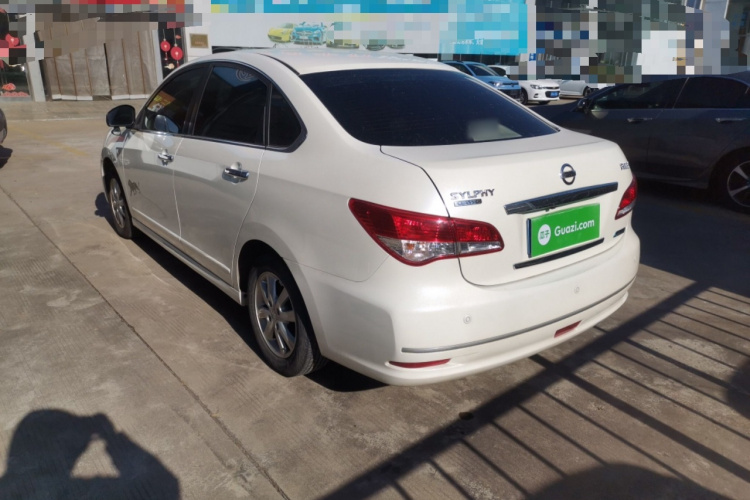 日产 轩逸 2019款 经典 1.6XE+ CVT智联领先版车身外观4