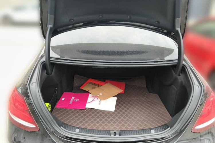 奔驰E级 2020款 E 300 L 时尚型局部细节23