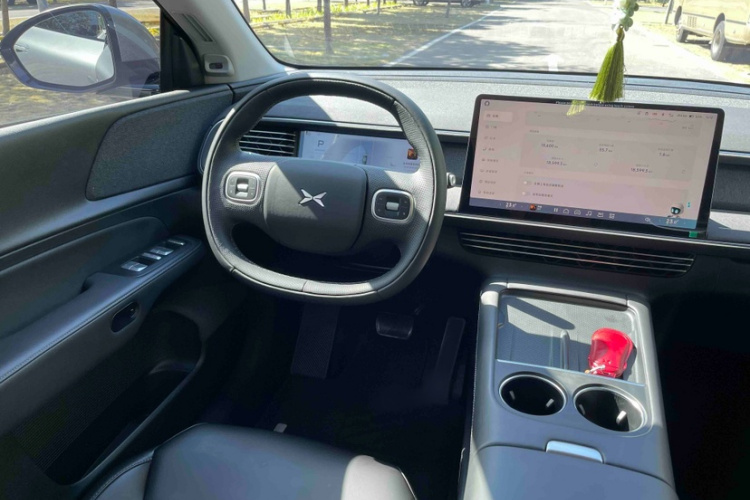 小鹏G6 2023款 755 超长续航 Pro中控内饰7003