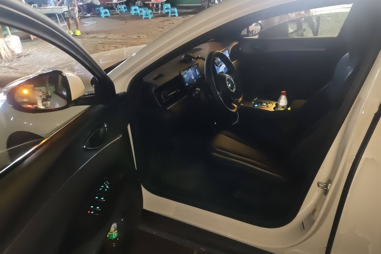 比亚迪 海豹06新能源 2025款 DM-i 智驾版 80KM豪华型中控内饰20