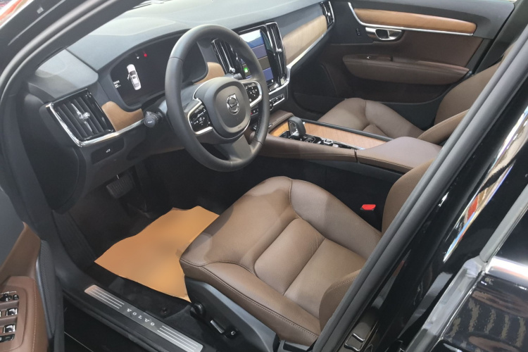 沃尔沃S90 2025款 B5 智逸豪华版中控内饰20