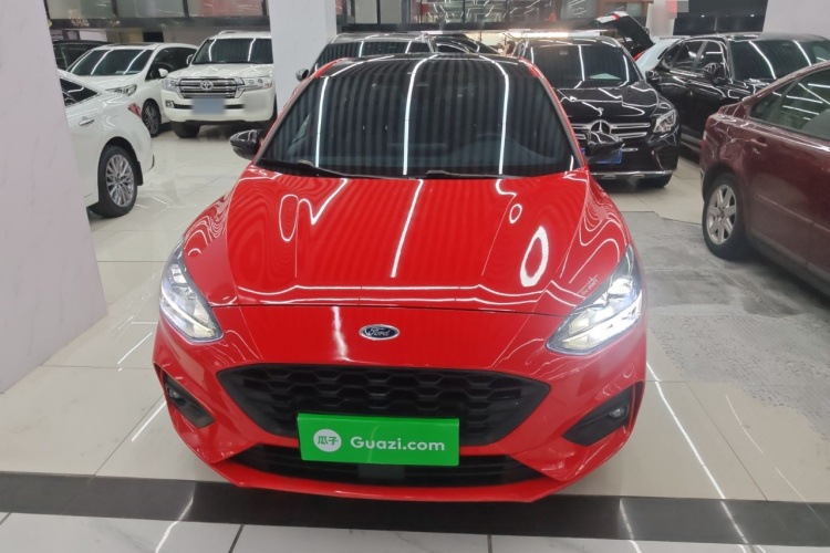 福特 福克斯 2021款 三厢 EcoBoost 180 自动ST Line车身外观2